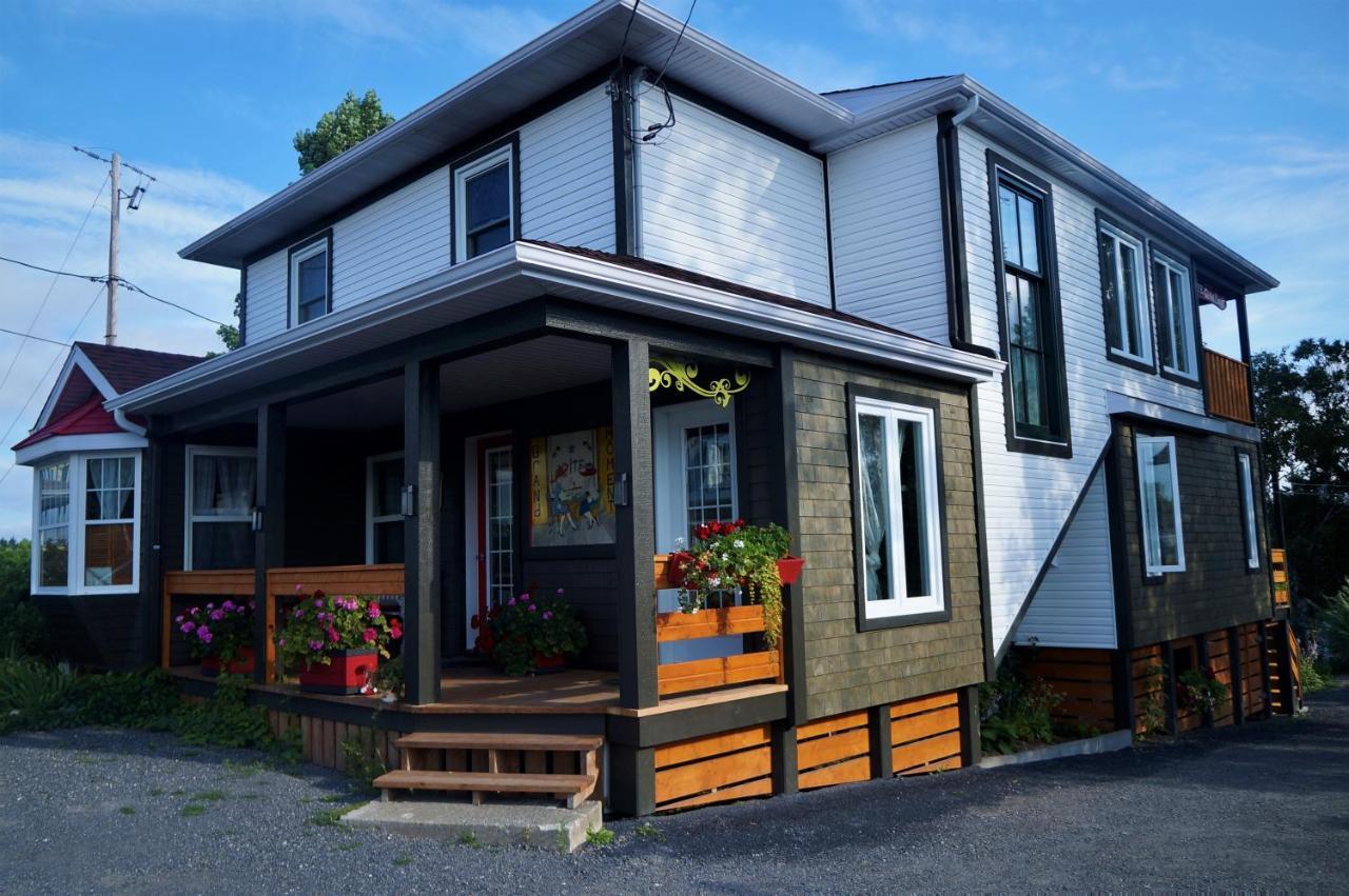 Gite Grand Moment Bed & Breakfast Cabano Exterior photo